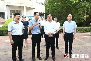 迈克-布朗谈福克斯三分表现：对手给了他机会 他能够命中这些投篮